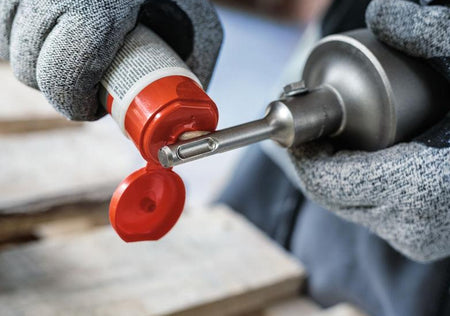 Bosch PRO SDS Schmierfett Einsatz bei SicherFest.de
